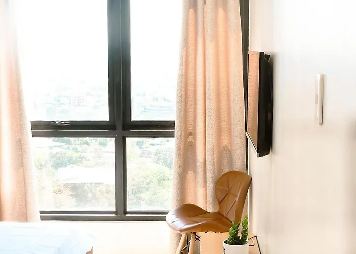 Affordable Spacious Unit Wifi&netflix Trinoma *